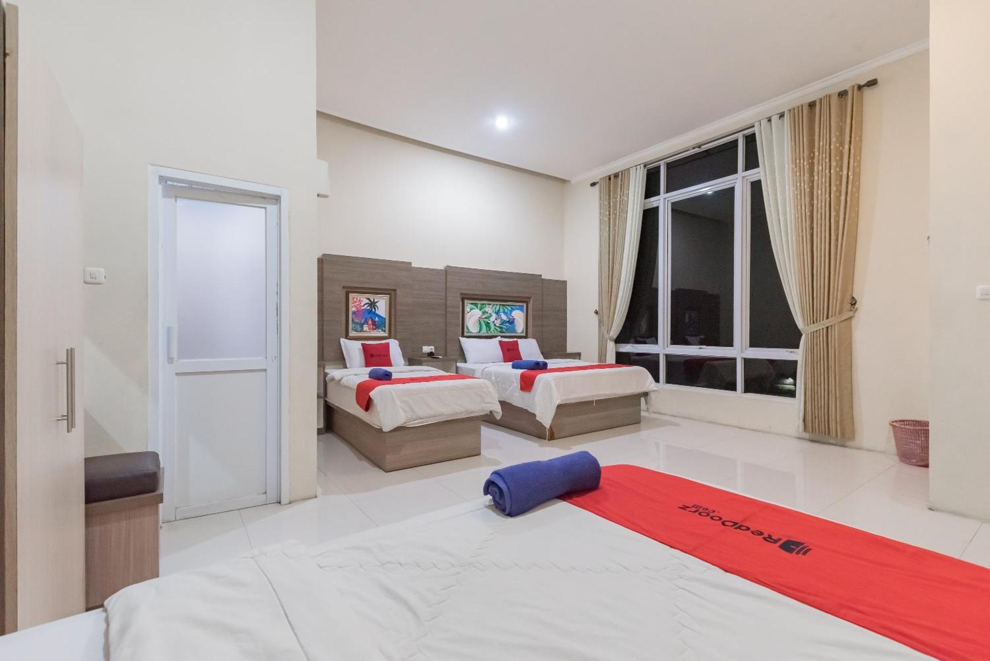 Reddoorz Resort Premium @ Sangkan Hurip Kuningan Exterior foto
