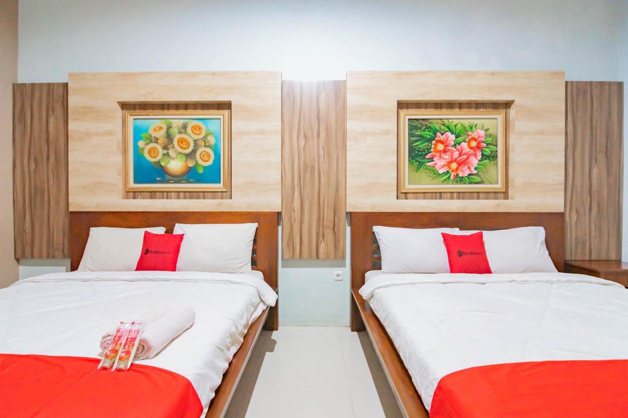 Reddoorz Resort Premium @ Sangkan Hurip Kuningan Exterior foto